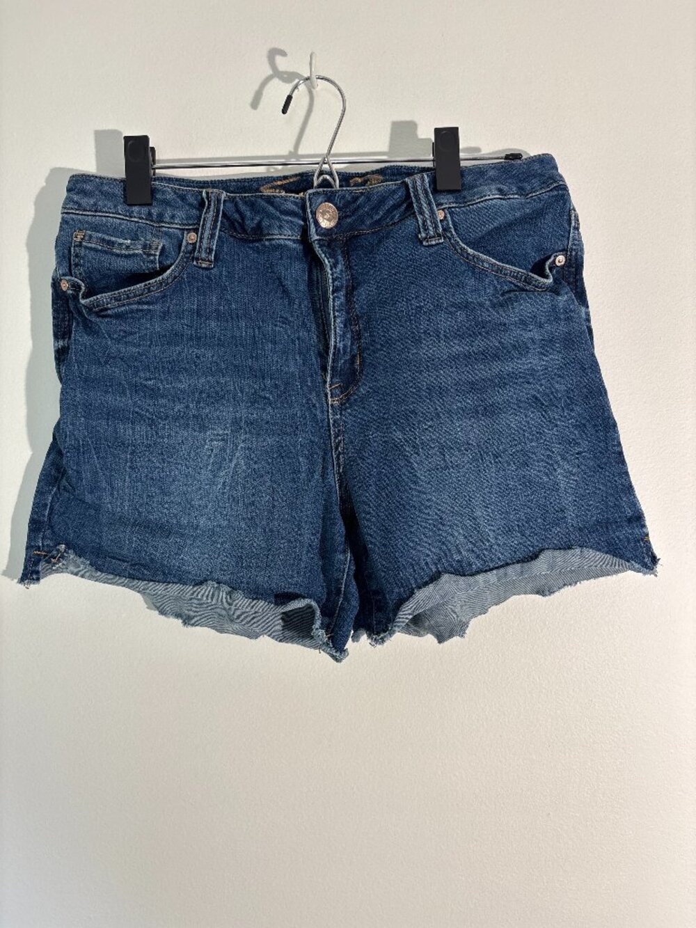 Seven7 Denim Shorts Womens 12 Medium Wash Stretch Raw Cutoff Hem Jean Shorts